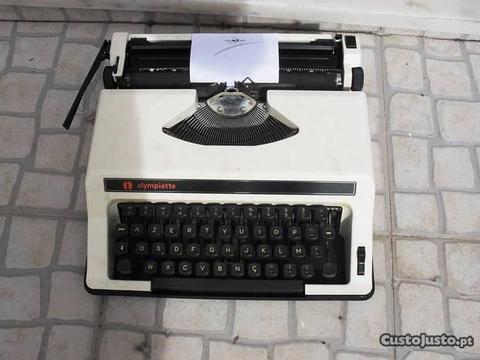 maquina de escrever antiga