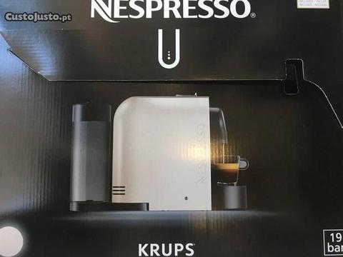 Máquina de Café Nespresso U C50 NOVA por estrear