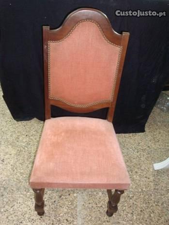 cadeira em mogno com banco em veludo