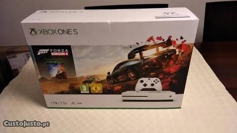 Xbox One S 1Tb + Forza Horizon 4 Nova/Selada