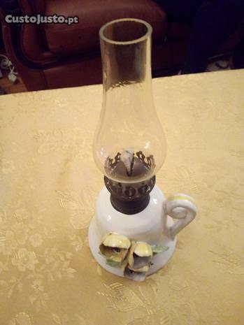 Candeeiro a Petróleo