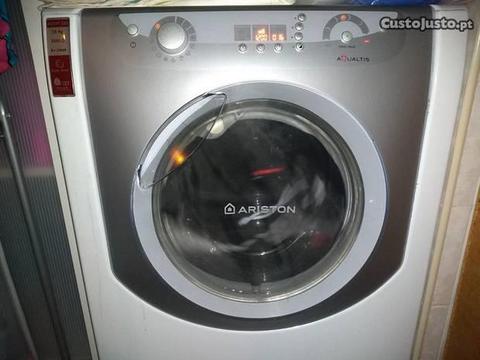 Máquina de lavar roupa Ariston Aqualtis como Nova