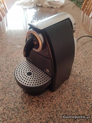 maquina de cafe nespresso Krups XN2125