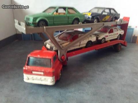 Ford Truck Transporter + 4 Miniaturas Ford Corgi