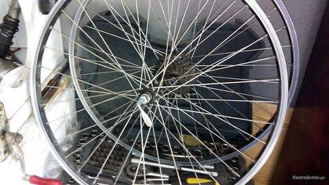 Várias rodas para bicicleta alumínio novas a 10EUR
