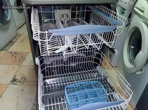 Maquina de lavar louça (estado nova)