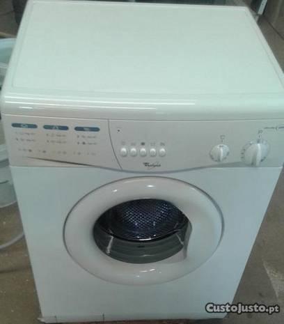 Máquina lavar roupa a funcionar a 100% em Vialonga