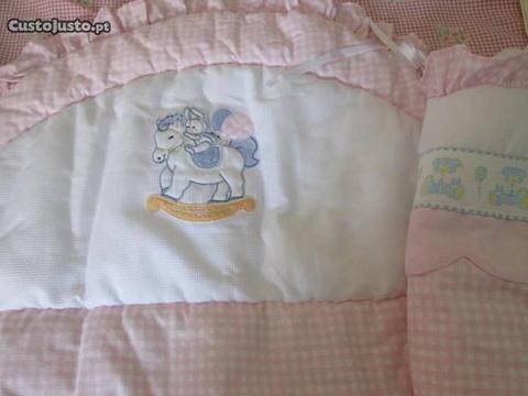 decoracao quarto almofadas proteccao de cama