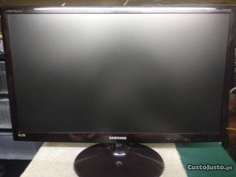 TV Samsung LCD T24B350 (61cm)