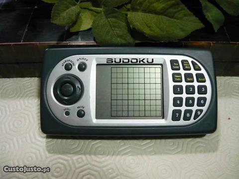 Sudoku - Jogo eletrónico portátil - A funcionar