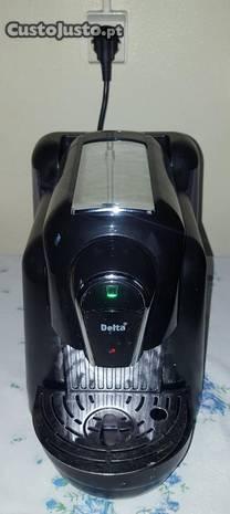 máquina de café Delta Q (semi-nova)