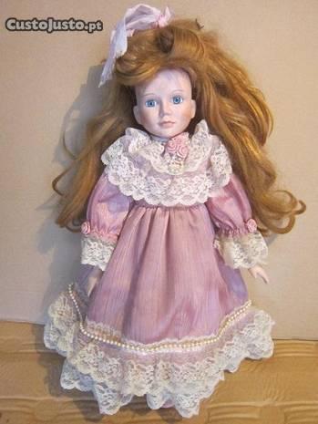 vestido de boneca de porcelana e cabelo cabeleira