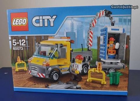 LEGO City 60073 - Camião de Assistência - Novo