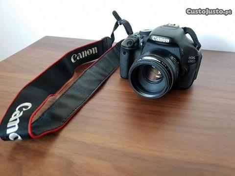 Máquina fotográfica Reflex Canon 600D