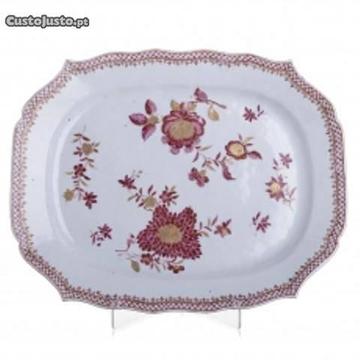 Travessa recortada em porcelana da China