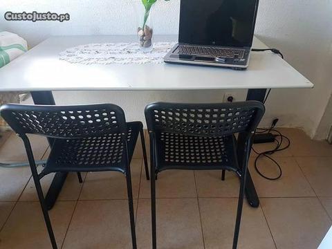 Mesa para escritório ou cozinha com 2 cadeiras