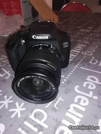 camera fotográfica digital Canon 1300D
