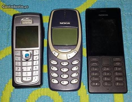 3 telemóveis (reparação ou peças)