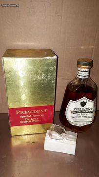 President Special Reserve De Luxe Scotch Whisky