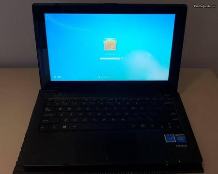 Portátil Asus X200MA - como novo, c/ touchscreen