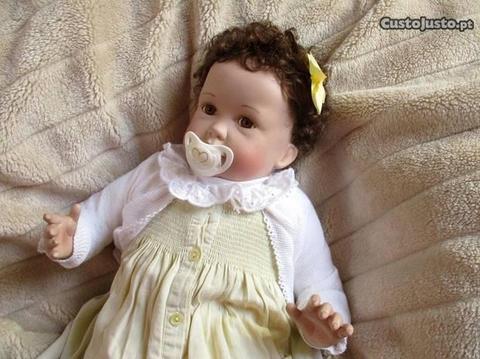 Menina de caracóis - Bebe Reborn lindíssima