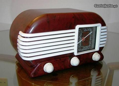 Rádio Art Deco a válvulas, de 1953