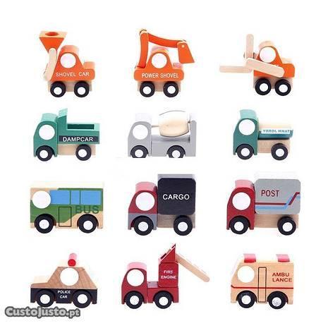 Miniaturas de carrinhos madeira - modelos variados