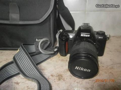 Maquina fotografica de rolo Nikon F 65