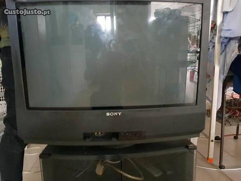 Televisão Sony sem comando e móvel