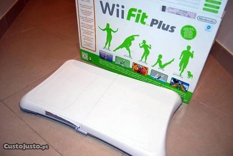 Wii Fit Plus + Jogo (como nova)