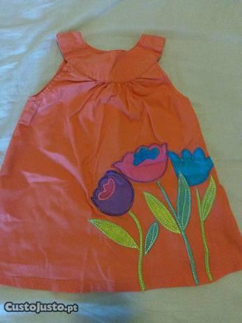Vestido laranja de flores para menina