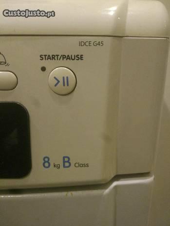 Máquina de secar Indesit idce g45