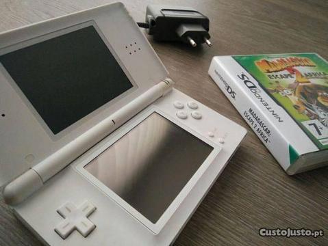 Nintendo DS como Nova com Jogo Incluído