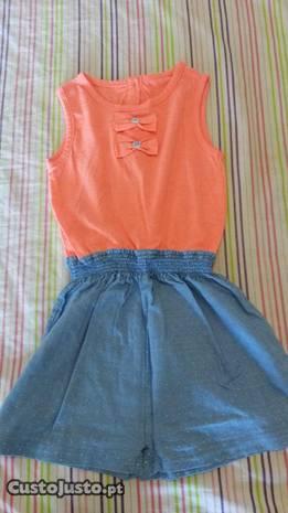 Vestido laranja e azul para menina