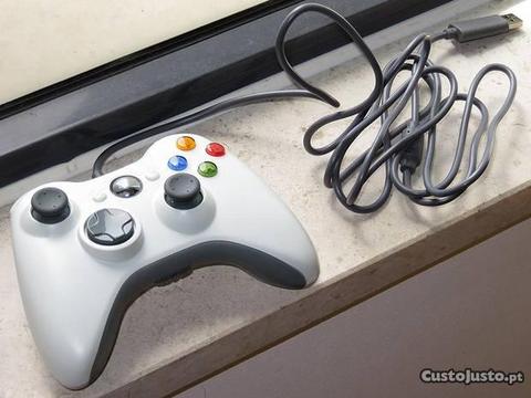 Xbox 360: Comando branco com fio