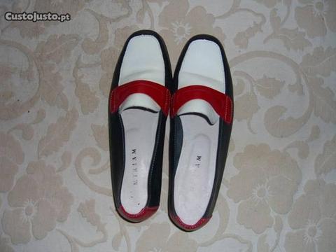 Sapatos de couro usados