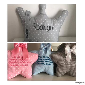 Almofadas decorativas para bebé com nome ou oração