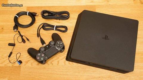 PlayStation 4 slim 500GB - ler descrição