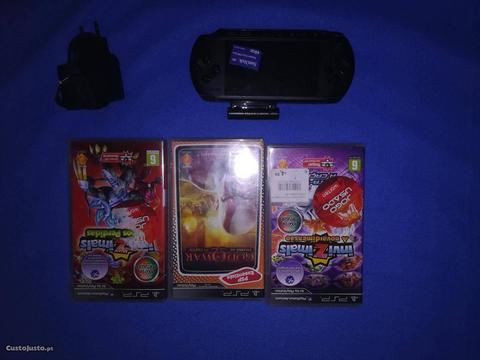 PSP com câmara, jogos e cartão de memória