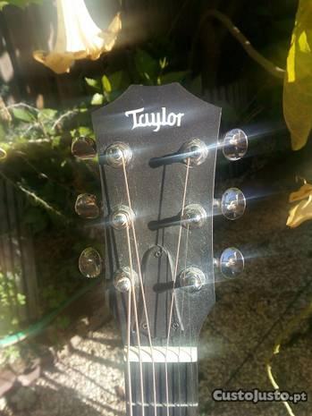 TAYLOR GS mini-e Electric / Acoustic Guitar
