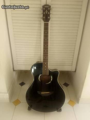 YAMAHA APX500 Electric / Acoustic Guitar