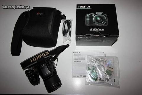 Máquina fotográfica Fujifilm FinePix S8200 + Bolsa