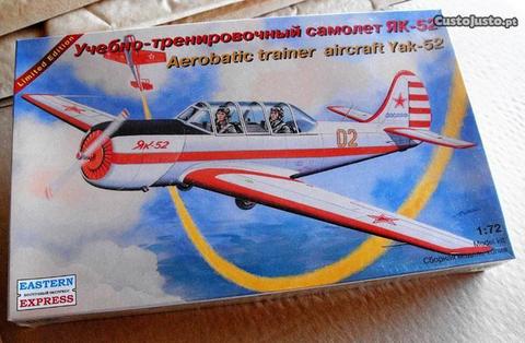 kit em plástico Yak-52 Aerobatic Training Aircraft