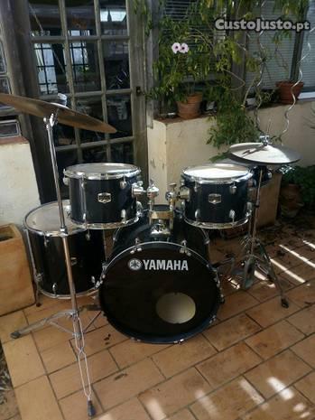 Drum Kits and Accessories - Electric & Acoustic