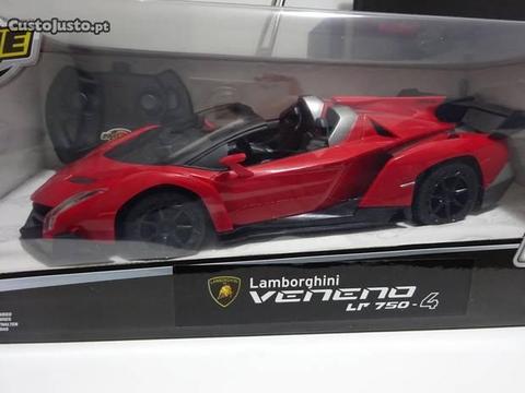 Carro telecomandado Lamborghini Veneno (novo)