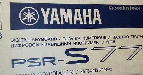 Yamaha PSR S775