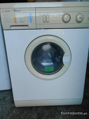 Máquina de Lavar Roupa marca PHILIPS de 7 quilos