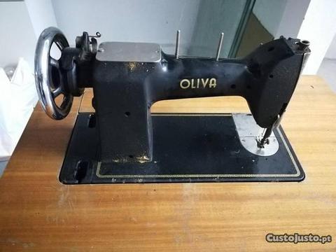 Máquina Costura antiga OLIVA
