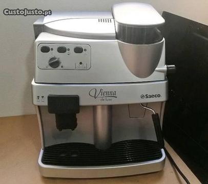 Máquina de café SAECO VIENNA De Luxe (como nova)