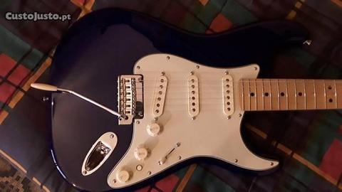 Fender Deluxe Stratocaster Sapphire Blue
